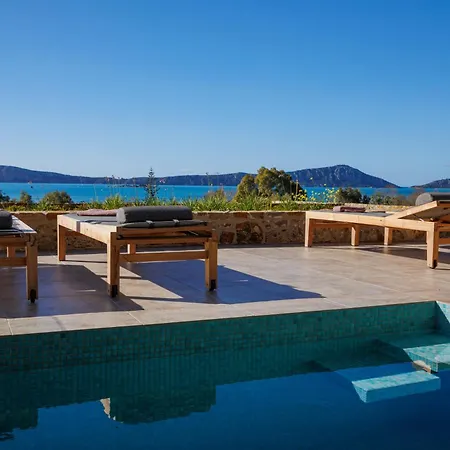 View With Private Pool, Sauna & Seaview *