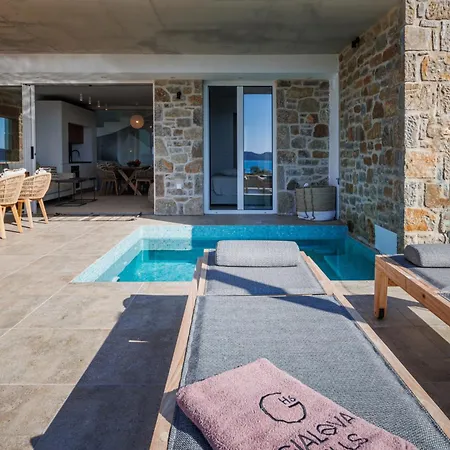 View With Private Pool, Sauna & Seaview Villa *