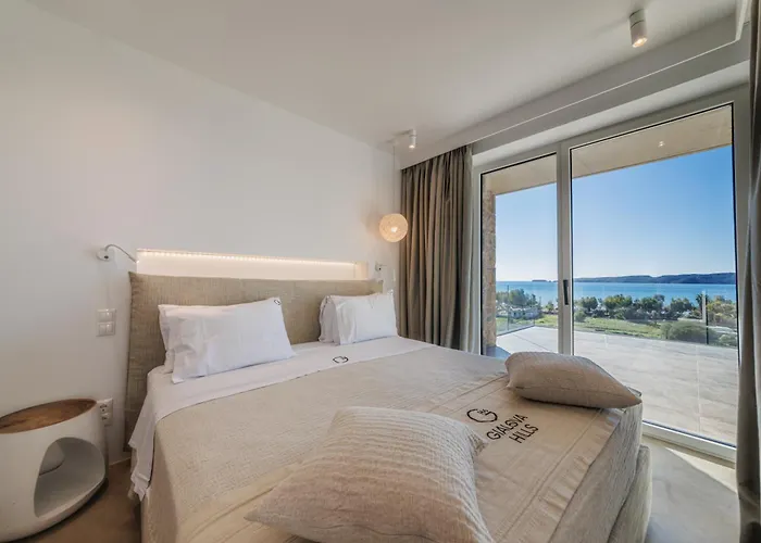 View With Private Pool, Sauna & Seaview Villa *