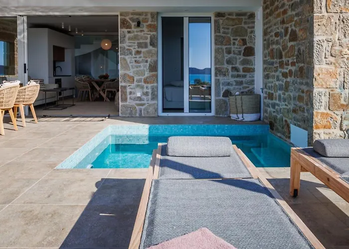 View With Private Pool, Sauna & Seaview Villa *