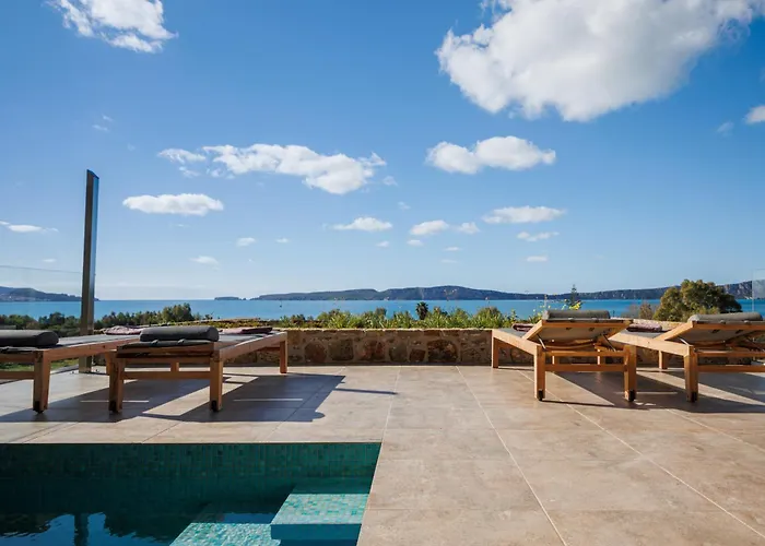 View With Private Pool, Sauna & Seaview 지아로바