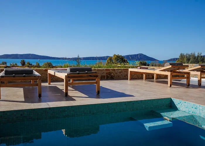 View With Private Pool, Sauna & Seaview *