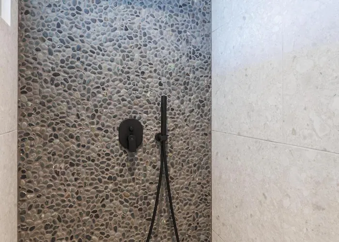 View With Private Pool, Sauna & Seaview Villa *